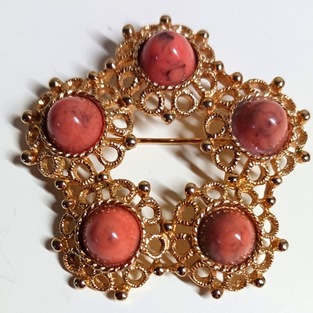 Signed Sarah Coventry 1970s Valencia Gold Tone Unique Cabochon Brooch